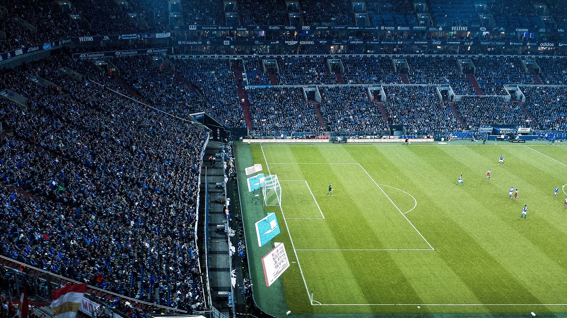 利物浦门将受伤在家养伤，缺席多场联赛，利物浦小门将