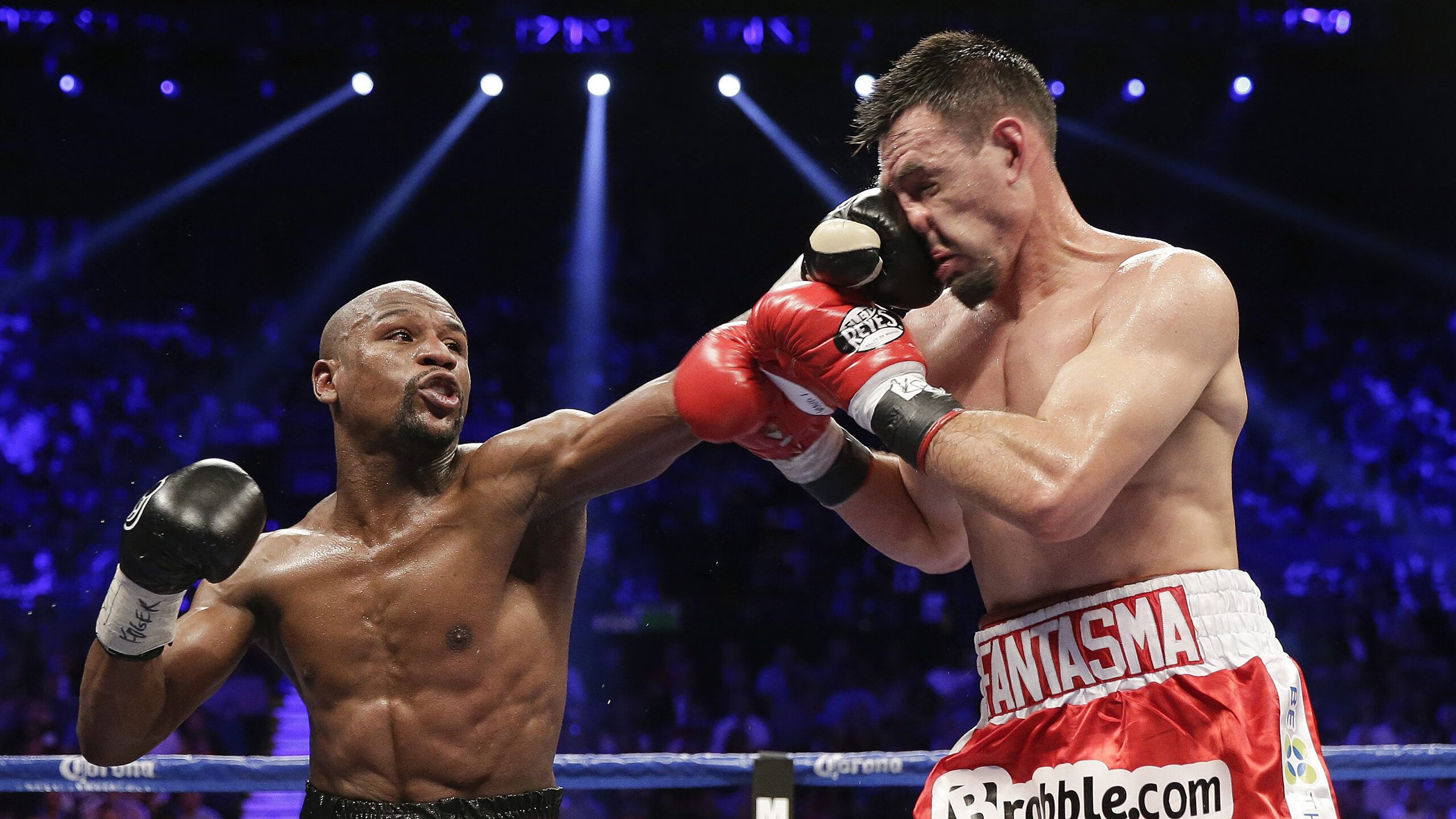 足球运动备受追捧，球场上风采依旧，足球场上的经典语句